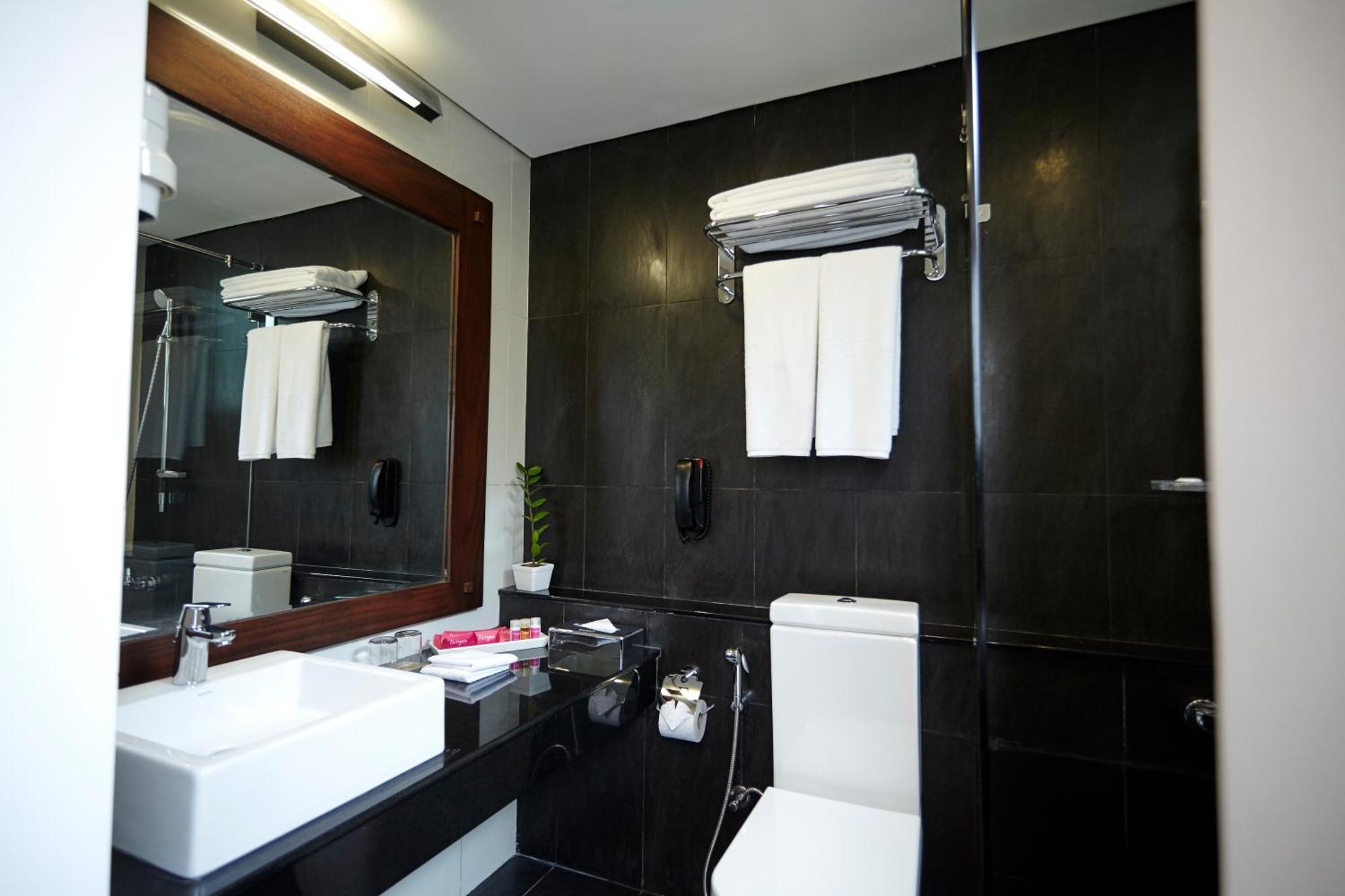 Turyaa Kalutara Hotel Phòng bức ảnh